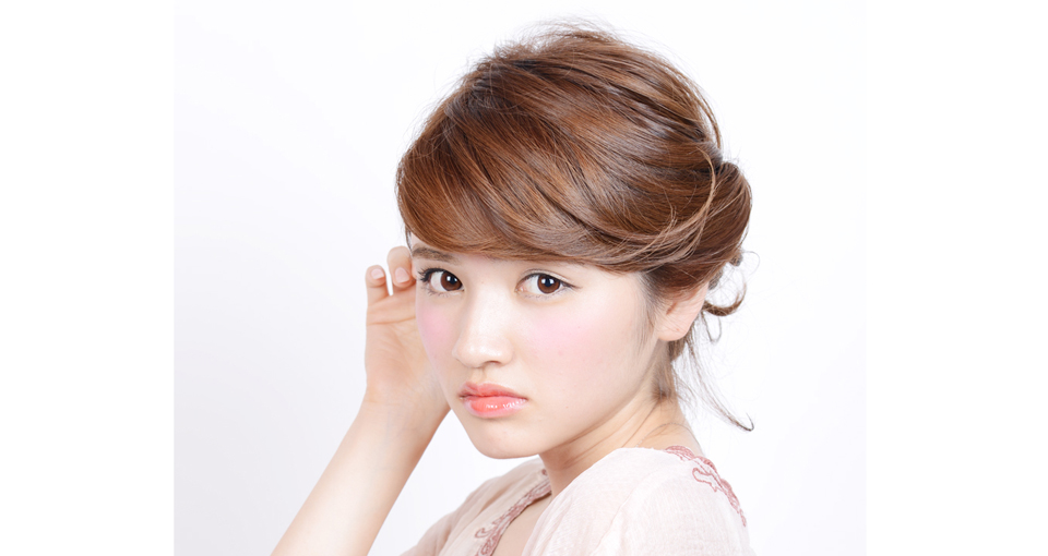 ねじり編み込みヘアー