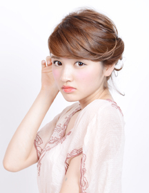 ねじり編み込みヘアー