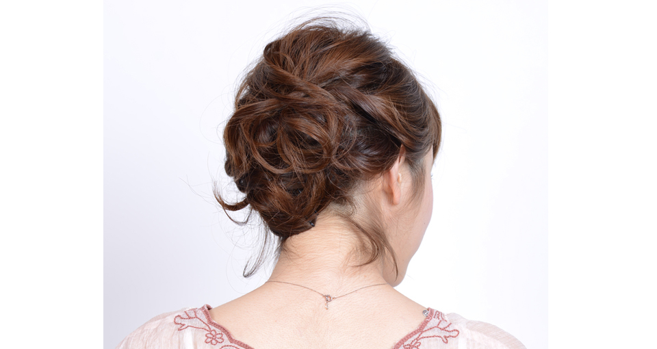 ねじり編み込みヘアー