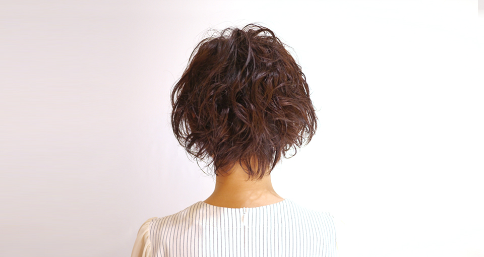 大人可愛いふんわりパーマスタイル