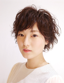 大人可愛いふんわりパーマスタイル