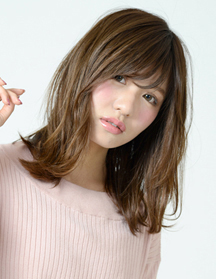 ナチュラル可愛いストレートミディ