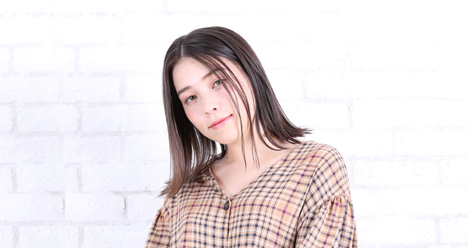 外ハネ切りっぱなしボブ