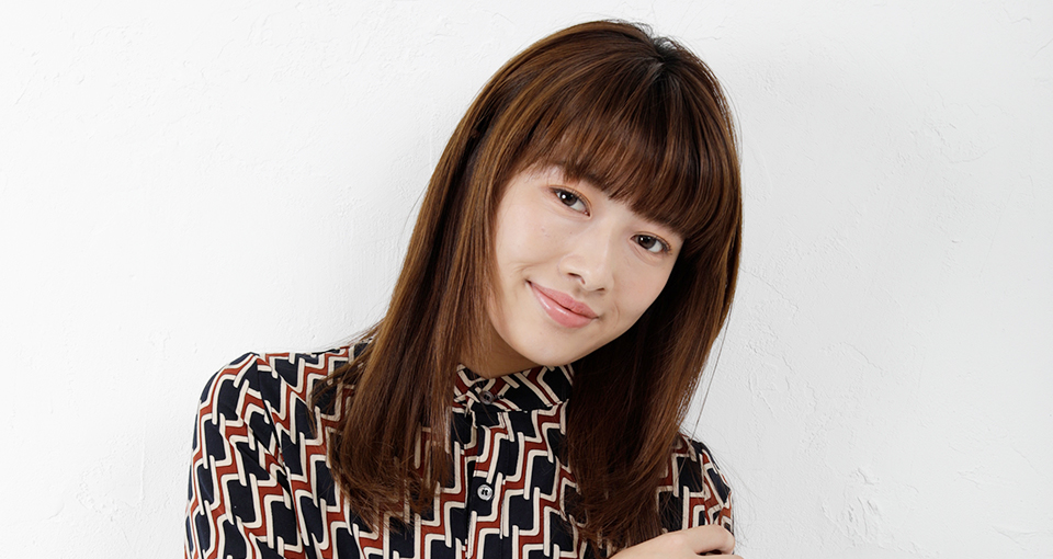 厚めバング黒髪ストレート