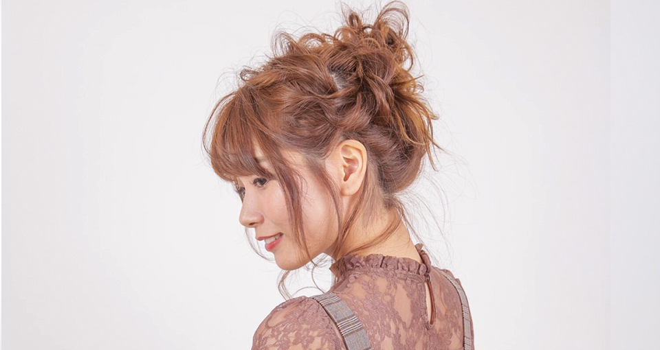 華やかお花のアップヘアアレンジ