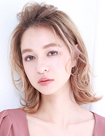 大人可愛いポンパドール風アレンジ