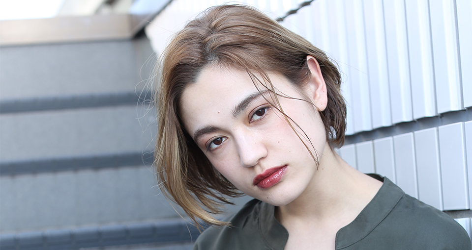 大人可愛い前下がりショートボブ