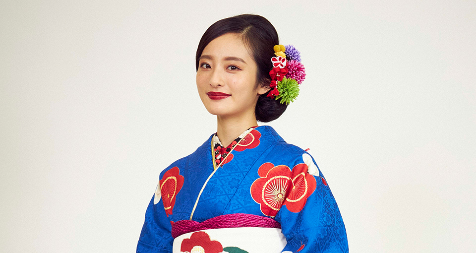 華やかシニヨンスタイル