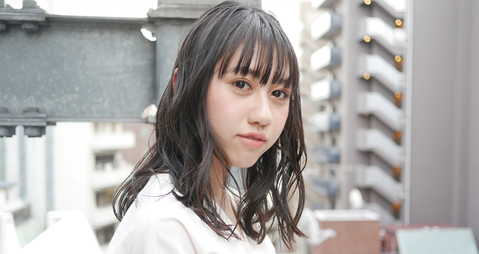黒髪ゆるふわセミロング