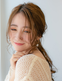 大人可愛いポニーテールアレンジ
