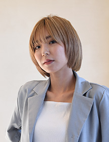 サイドバング×金髪ショート