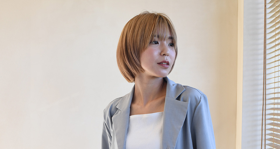 サイドバング×金髪ショート
