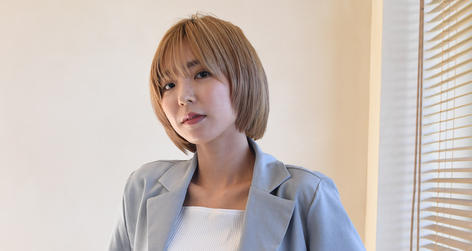 サイドバング×金髪ショート